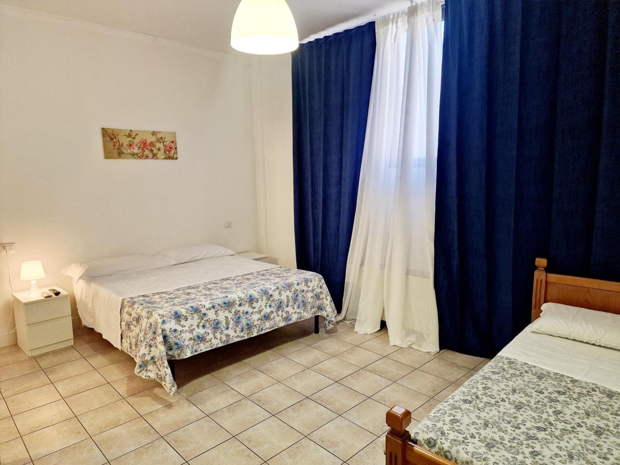 Hotel Firenze 2000 Kültér fotó