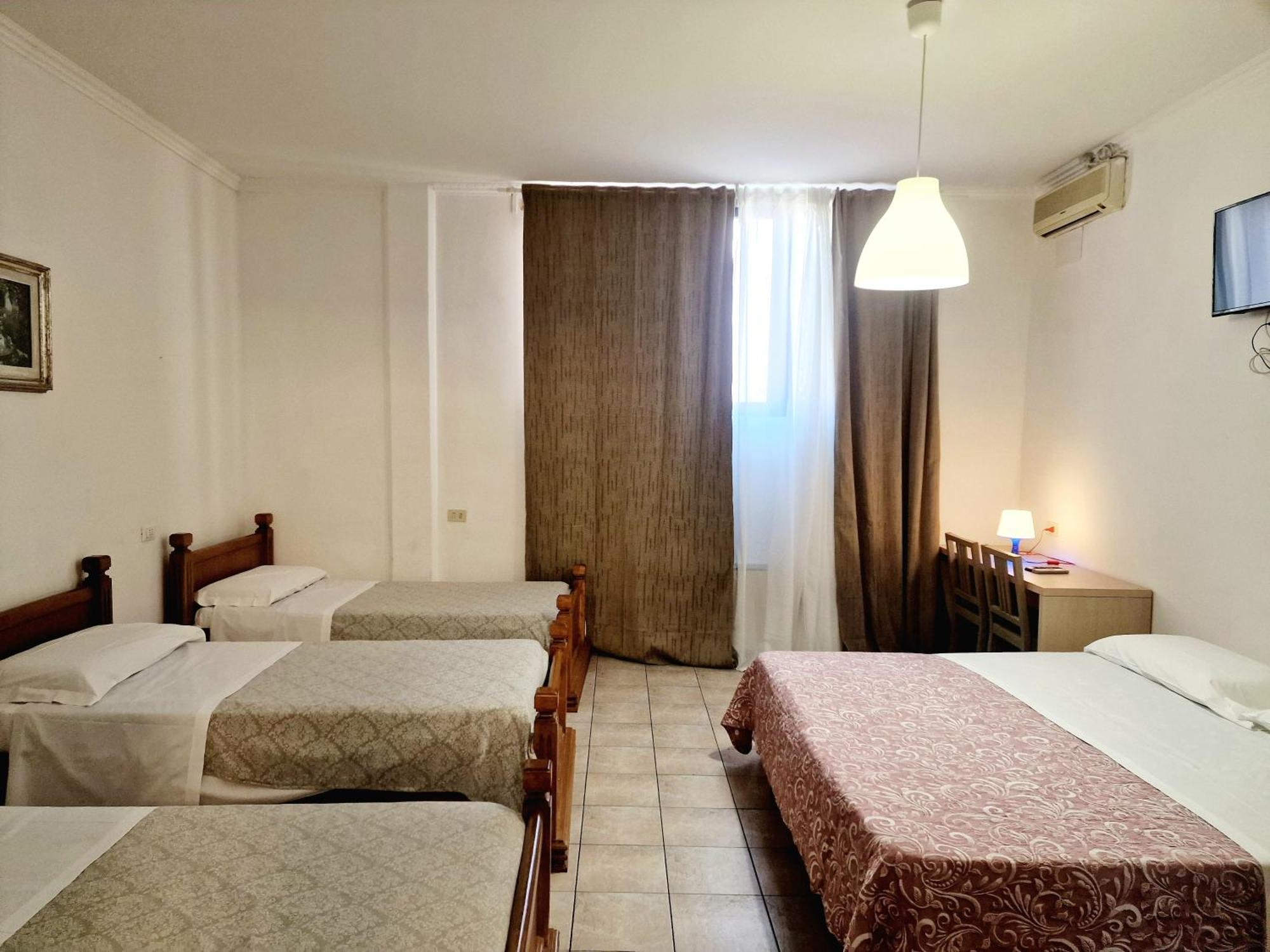 Hotel Firenze 2000 Kültér fotó