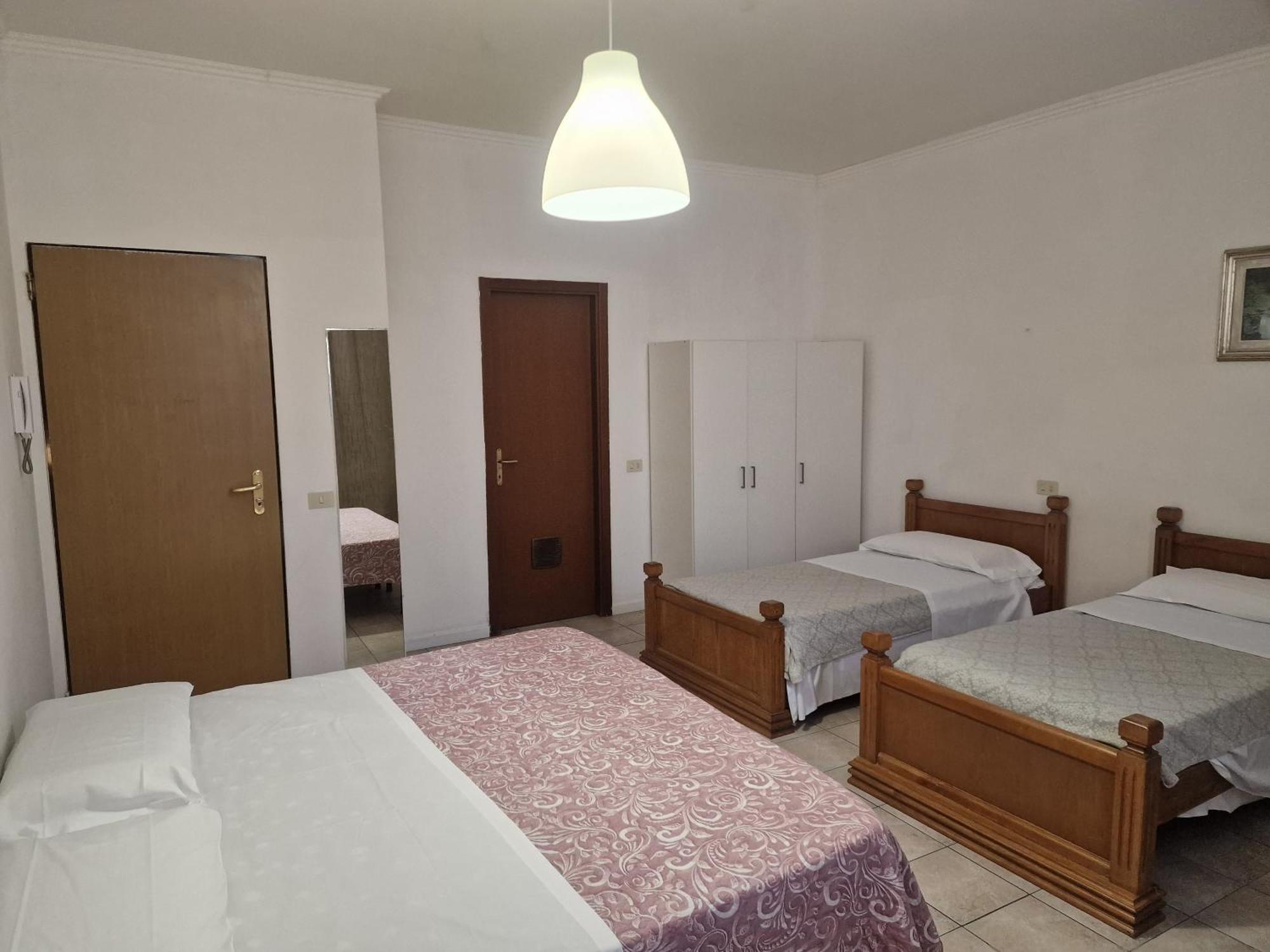Hotel Firenze 2000 Kültér fotó