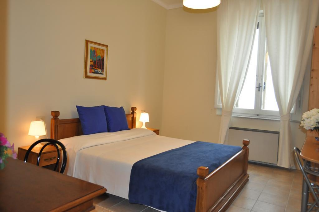 Hotel Firenze 2000 Kültér fotó