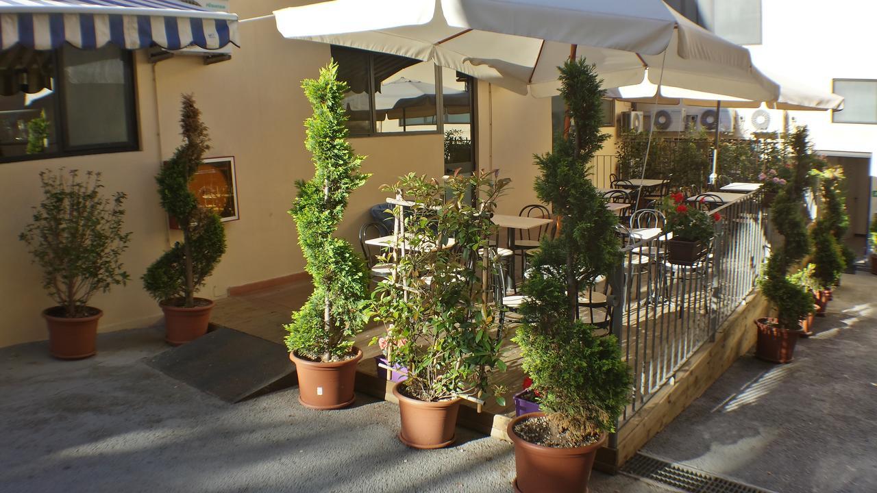 Hotel Firenze 2000 Kültér fotó
